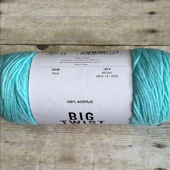 Big Twist Aqua Yarn 6 Oz - Picture 3 of 7